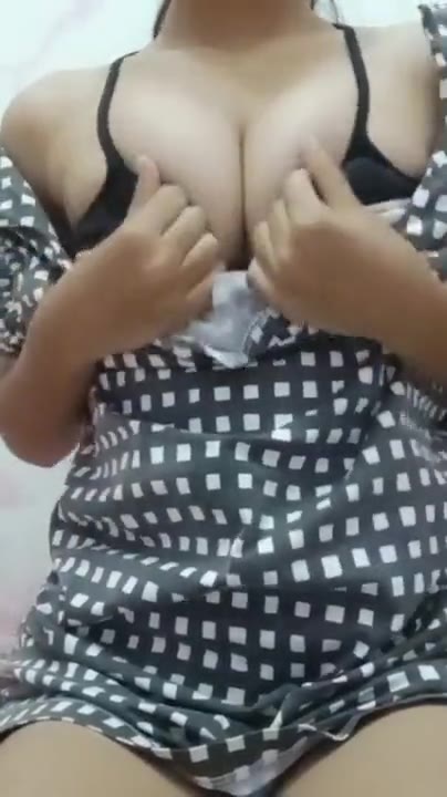 Ciya si ABG Jepang Ng*ntot Sambil Berak di WC Umum! Yuzu Kawaii Dijebol Sampai M*m*knya Becek!